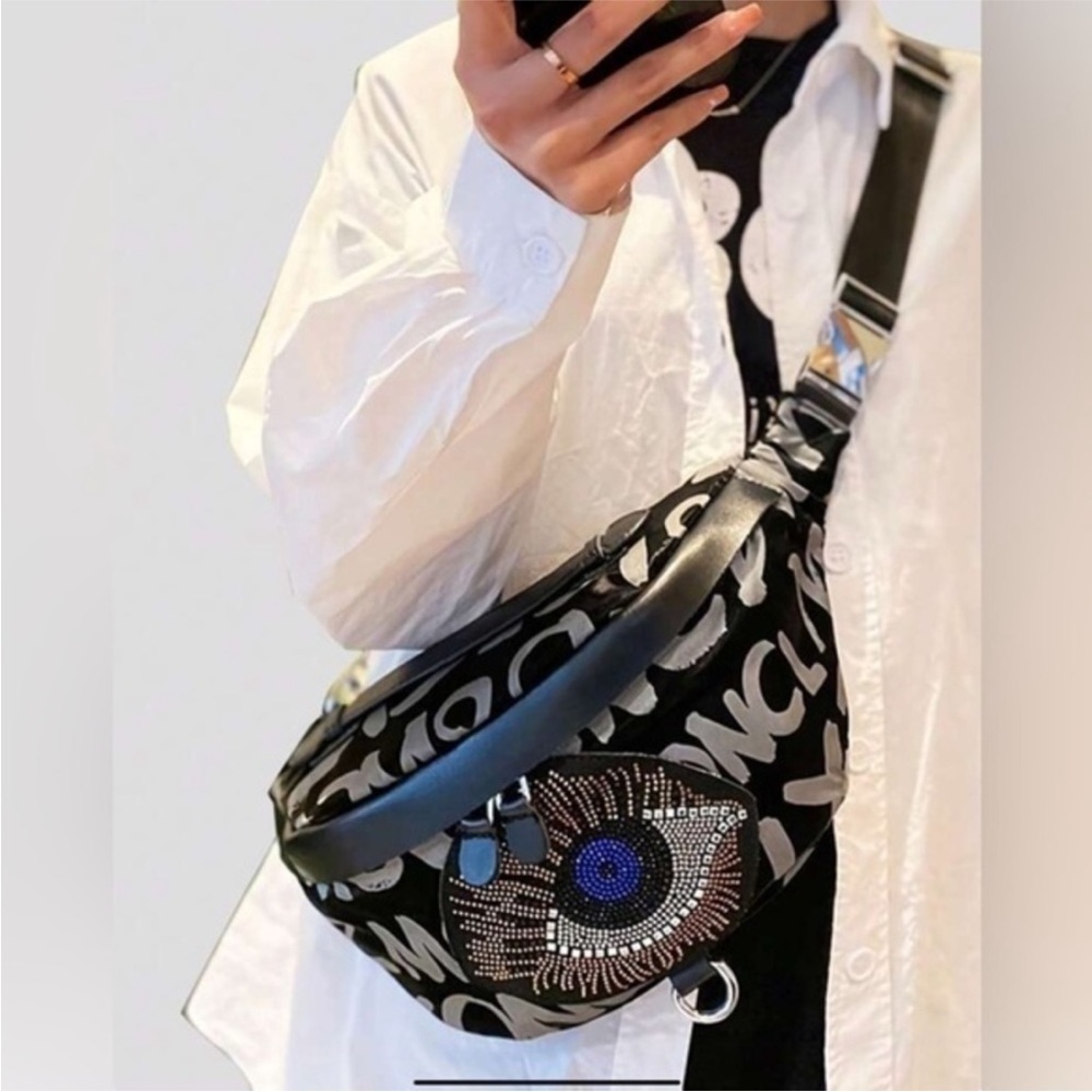 💋NWT Korean Crossbody sling Fanny pack rhinestone graphic eye 👁️ design